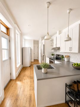 5687 Parc Ave. #15 — photo 4